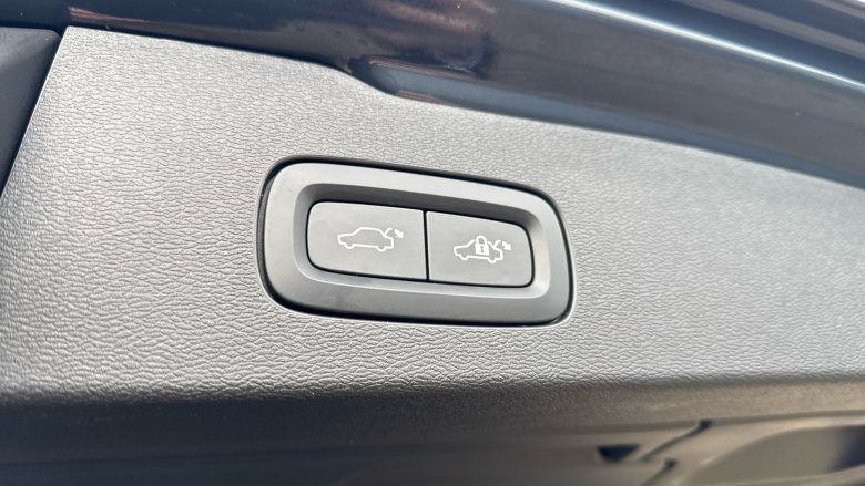 Volvo V60 2.0 B5P Cross Country 5dr AWD Auto Petrol Estate